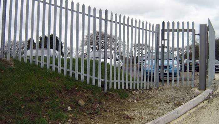 PALISADE GATE SECURITY FENCE